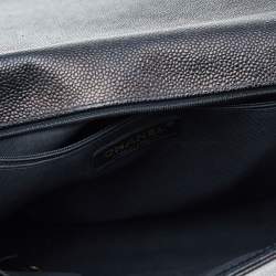 مملوكة مسبقًا حقيبة شانيل بوي جلد كافيار مبطن أسود كبيرة 