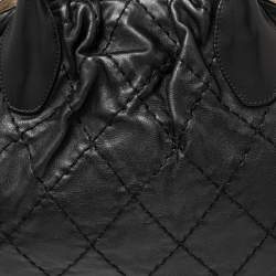 Pre Owned حقيبة ساتشل شانيل إطار مستدير سحاب قابل للتمدد جلد مبطن أسود