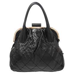 Pre Owned حقيبة ساتشل شانيل إطار مستدير سحاب قابل للتمدد جلد مبطن أسود