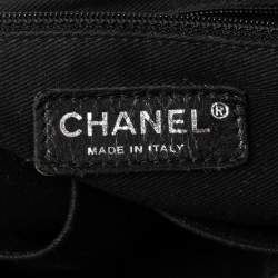 Pre Owned حقيبة ساتشل شانيل إطار مستدير سحاب قابل للتمدد جلد مبطن أسود