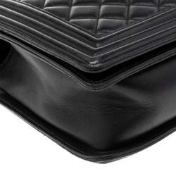 Pre Owned Chanel Black Quilted Leather Medium Boy Flap Bag