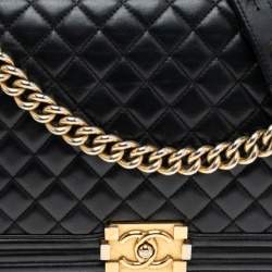 Pre Owned Chanel Black Quilted Leather Medium Boy Flap Bag