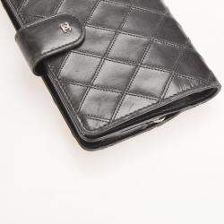 Pre Owned Chanel Black Matelasse Leather Compact Wallet