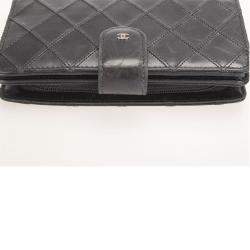 Pre Owned Chanel Black Matelasse Leather Compact Wallet