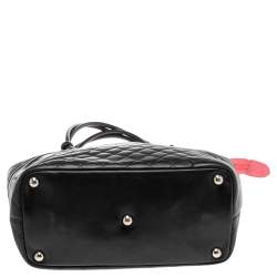 مملوكة مسبقًا حقيبة يد شانيل كامبون كبيرة جلد مبطن أسود