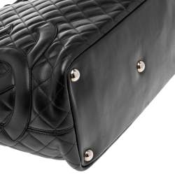 مملوكة مسبقًا حقيبة يد شانيل كامبون كبيرة جلد مبطن أسود