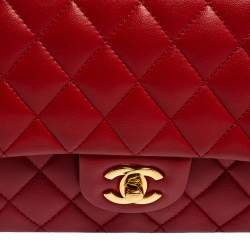 Pre Owned حقيبة شانيل قلاب مزدوج كلاسيك متوسطة جلد لامع مبطن أحمر