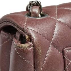 Pre Owned حقيبة ميني شانيل كلاسيك جلد مبطن وردي ميتاليك مستطيلة بقلاب 