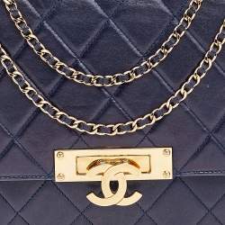 مملوكة مسبقًا حقيبة شانيل غولدن كلاس جلد مبطن أزرق كحلي بقلاب 