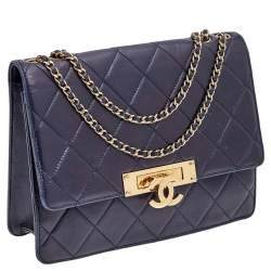 مملوكة مسبقًا حقيبة شانيل غولدن كلاس جلد مبطن أزرق كحلي بقلاب 