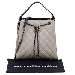 مملوكة مسبقًا Chanel Grey Quilted Caviar Leather Accordion Bucket Bag