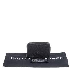 Pre Owned محفظة نقود معدنية شانيل جلد أسود منقوش زهرة الكاميليا بسحاب ملتف