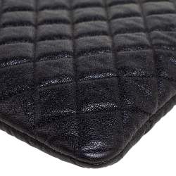 مملوكة مسبقًا Chanel Black Quilted Caviar Leather Boy Large O-Case Zip Pouch