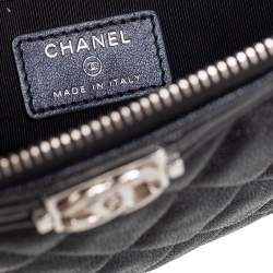 مملوكة مسبقًا Chanel Black Quilted Caviar Leather Boy Large O-Case Zip Pouch