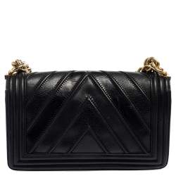 Pre Owned حقيبة شانيل بوي جلد كافيار متعرج أسود بقلاب متوسطة 