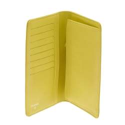 مملوكة مسبقًا محفظة شانيل بشعار سي سي جلد كافيار أصفر