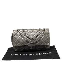 Pre Owned حقيبة شانيل جامبو ريشيو 2.55 كلاسيك 227 جلد مبطن رصاصي ميتاليك بقلاب