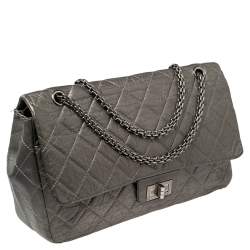 Pre Owned حقيبة شانيل جامبو ريشيو 2.55 كلاسيك 227 جلد مبطن رصاصي ميتاليك بقلاب