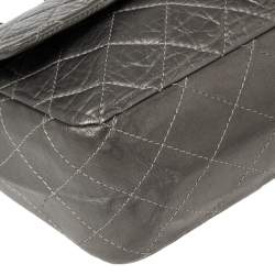 Pre Owned حقيبة شانيل جامبو ريشيو 2.55 كلاسيك 227 جلد مبطن رصاصي ميتاليك بقلاب