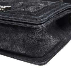 مملوكة مسبقًا Chanel Black Quilted Suede Small Boy Flap Bag