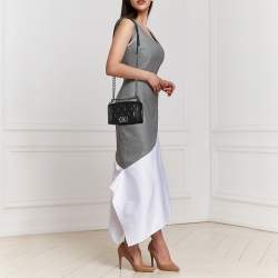 مملوكة مسبقًا حقيبة شانيل شيسترفيلد بادينغ بوي جلد نوبوك مبطن أسود بقلاب صغيرة