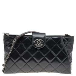 مملوكة مسبقًا Chanel Black Quilted Crinkled Leather Coco Pleats Clutch