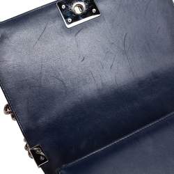Pre Owned Chanel Midnight Blue Quilted Chevron Leather Medium Boy Flap Bag
