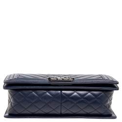 Pre Owned Chanel Midnight Blue Quilted Chevron Leather Medium Boy Flap Bag