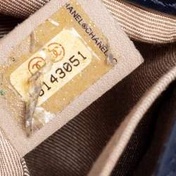 Pre Owned Chanel Midnight Blue Quilted Chevron Leather Medium Boy Flap Bag