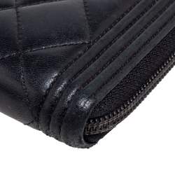 مملوكة مسبقًا محفظة كونتينيتال شانيل بوي لد أسود مبطن بسحاب محيط