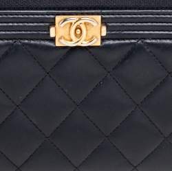 مملوكة مسبقًا محفظة كونتينيتال شانيل بوي لد أسود مبطن بسحاب محيط