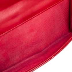 مملوكة مسبقًا Chanel Red Quilted Patent Leather CC Brilliant Continental Wallet