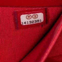 مملوكة مسبقًا Chanel Red Quilted Patent Leather CC Brilliant Continental Wallet