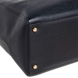 مملوكة مسبقًا حقيبة يد شانيل سيرف شوبر جلد أسود 