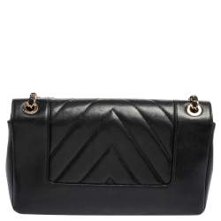 مملوكة مسبقًا Chanel Black Chevron Leather Mademoiselle Vintage Flap Bag