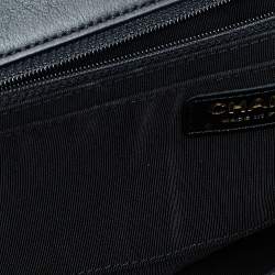 مملوكة مسبقًا حقيبة شانيل دايلي جلد مبطن أسود متعرج بقلاب