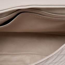 Pre Owned Chanel Beige Quilted Caviar Leather Maxi Classic Single Flap Bag