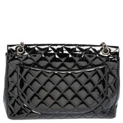 مملوكة مسبقًا حقيبة شانيل ماكسي كلاسيك جلد لامع مبطن أسود بقلاب مزدوج 