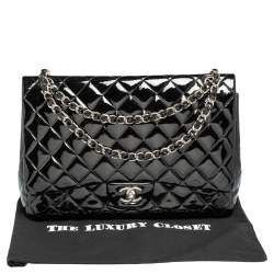 مملوكة مسبقًا حقيبة شانيل ماكسي كلاسيك جلد لامع مبطن أسود بقلاب مزدوج 