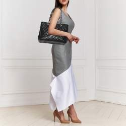 مملوكة مسبقًا Chanel Black Quilted Caviar Leather Grand Shopper Tote