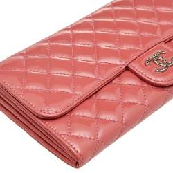 مملوكة مسبقًا محفظة بسلسلة شانيل جلد مبطن لامع برتقالي زهري مزين سي سي 