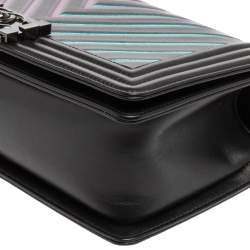 Pre Owned حقيبة شانيل بوي جلد شيفرون إيرسيدنت أسود متوسطة 