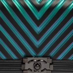 Pre Owned حقيبة شانيل بوي جلد شيفرون إيرسيدنت أسود متوسطة 