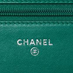 Pre Owned Chanel Green Quilted Leather Boy Wallet on Chain