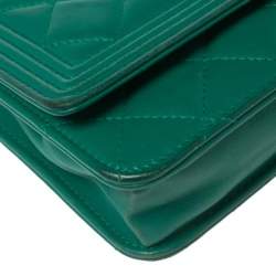 Pre Owned Chanel Green Quilted Leather Boy Wallet on Chain