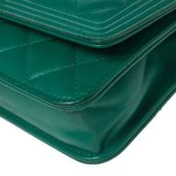 Pre Owned Chanel Green Quilted Leather Boy Wallet on Chain