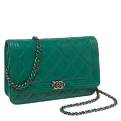 Pre Owned Chanel Green Quilted Leather Boy Wallet on Chain
