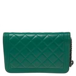 Pre Owned Chanel Green Quilted Leather Boy Wallet on Chain