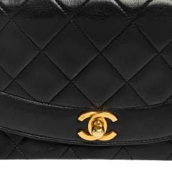Pre Owned Chanel Black Quilted Leather Diana Flap Bag