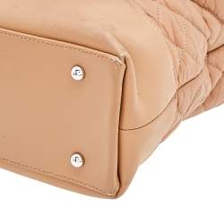 مملوكة مسبقًا حقيبة يد توتس شانيل شوبر جلد مبطن بيج سي سي